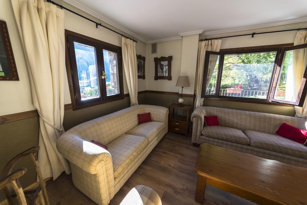 Aparthotel Sarrato Sallent de Gállego Exterior foto